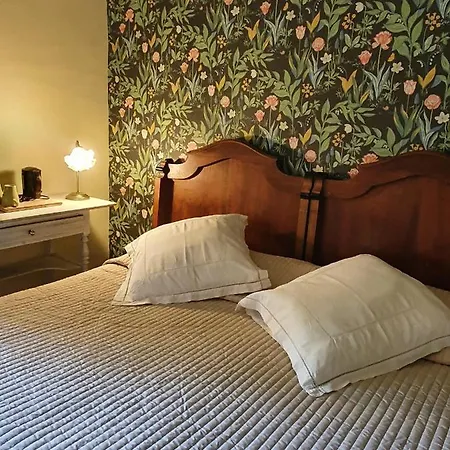 D'hotes La Hourqueyre Bed & Breakfast 3*