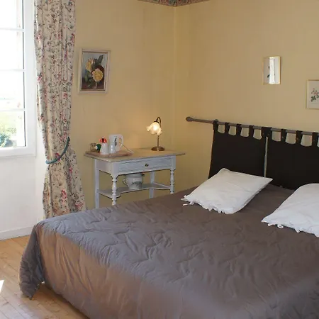 D'hotes La Hourqueyre Bed & Breakfast 3*