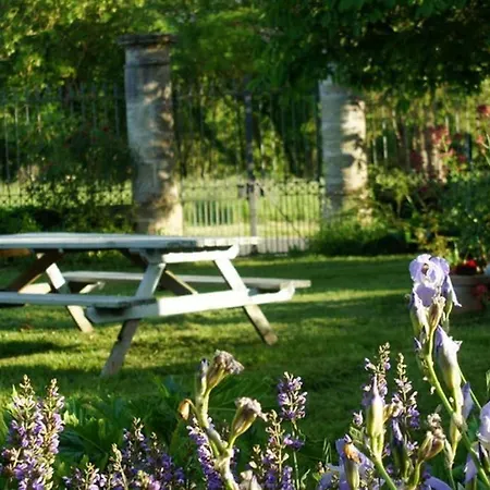 D'hotes La Hourqueyre Bed & Breakfast Saint-Yzans-de-Medoc