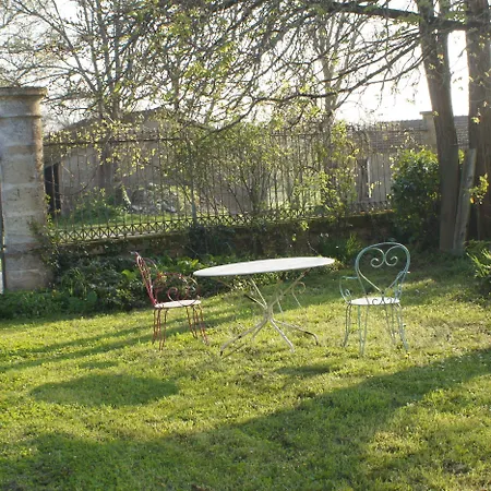 D'hotes La Hourqueyre Bed & Breakfast 3*