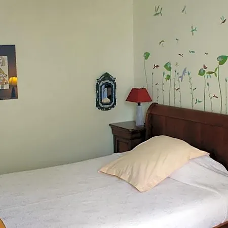 D'hotes La Hourqueyre Bed & Breakfast